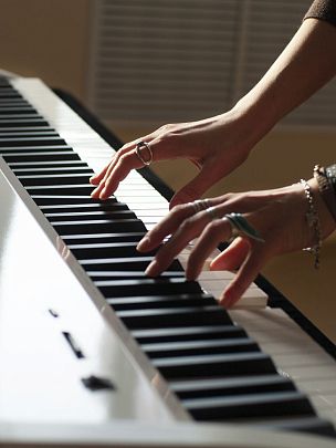 Sai Piano P-9BT-WH